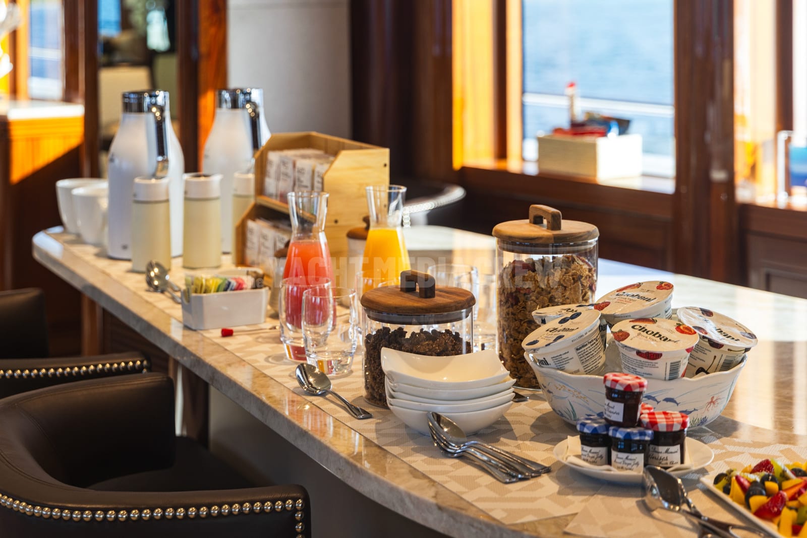 CHASING DAYLIGHT — superyacht interior, photo 3